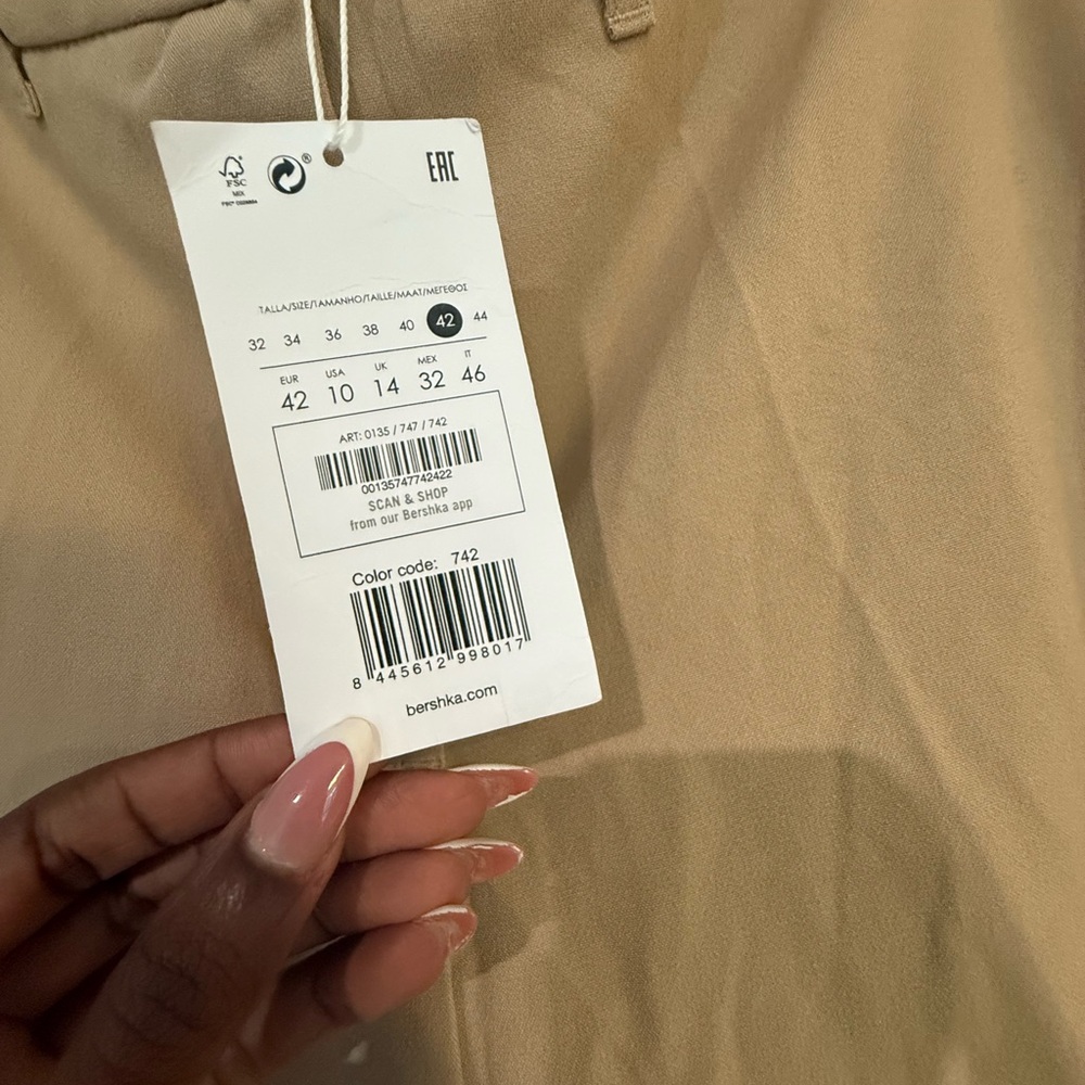 Bershka Beige Trousers - Picture 2 of 6